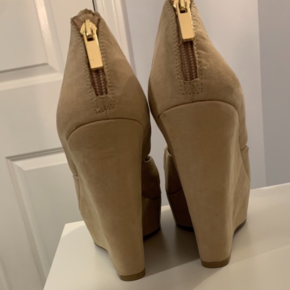 Jessica Simpson Tan Suede Open Toe Wedges - Picture 3 of 11